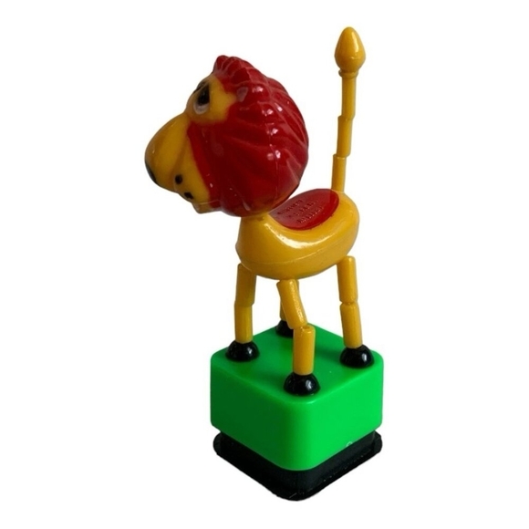 Vintage Lion Plastic Push Thumb Puppet Toy Collectible 4" Retro Animal Toy - Picture 2 of 4